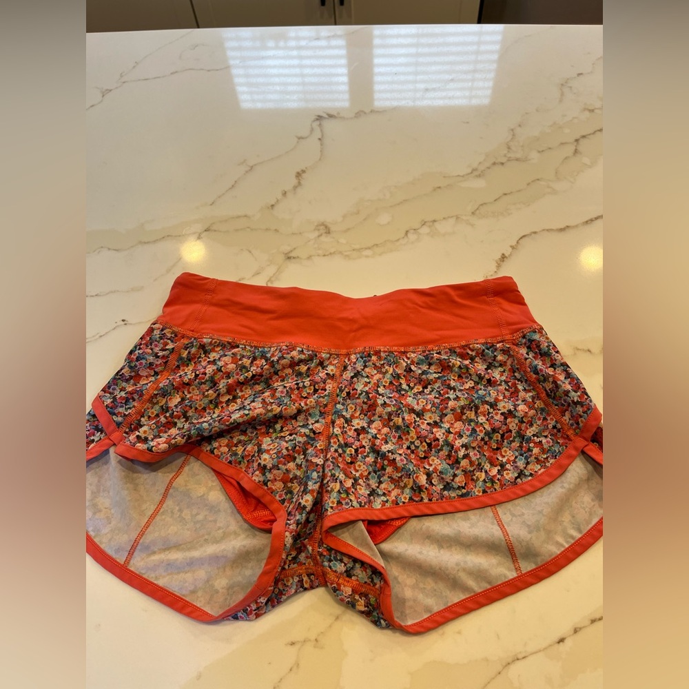 Lululemon size 4 shorts - speed ups